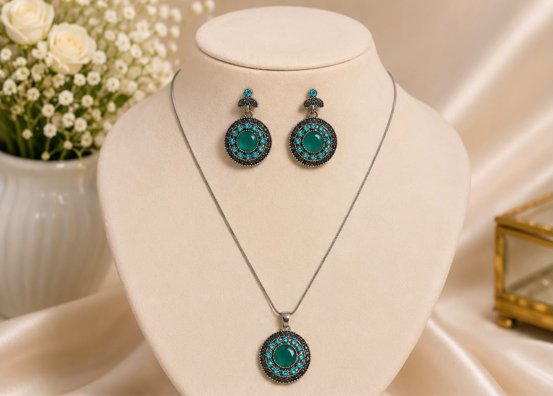 Elegant Teal Stone Pendant Set